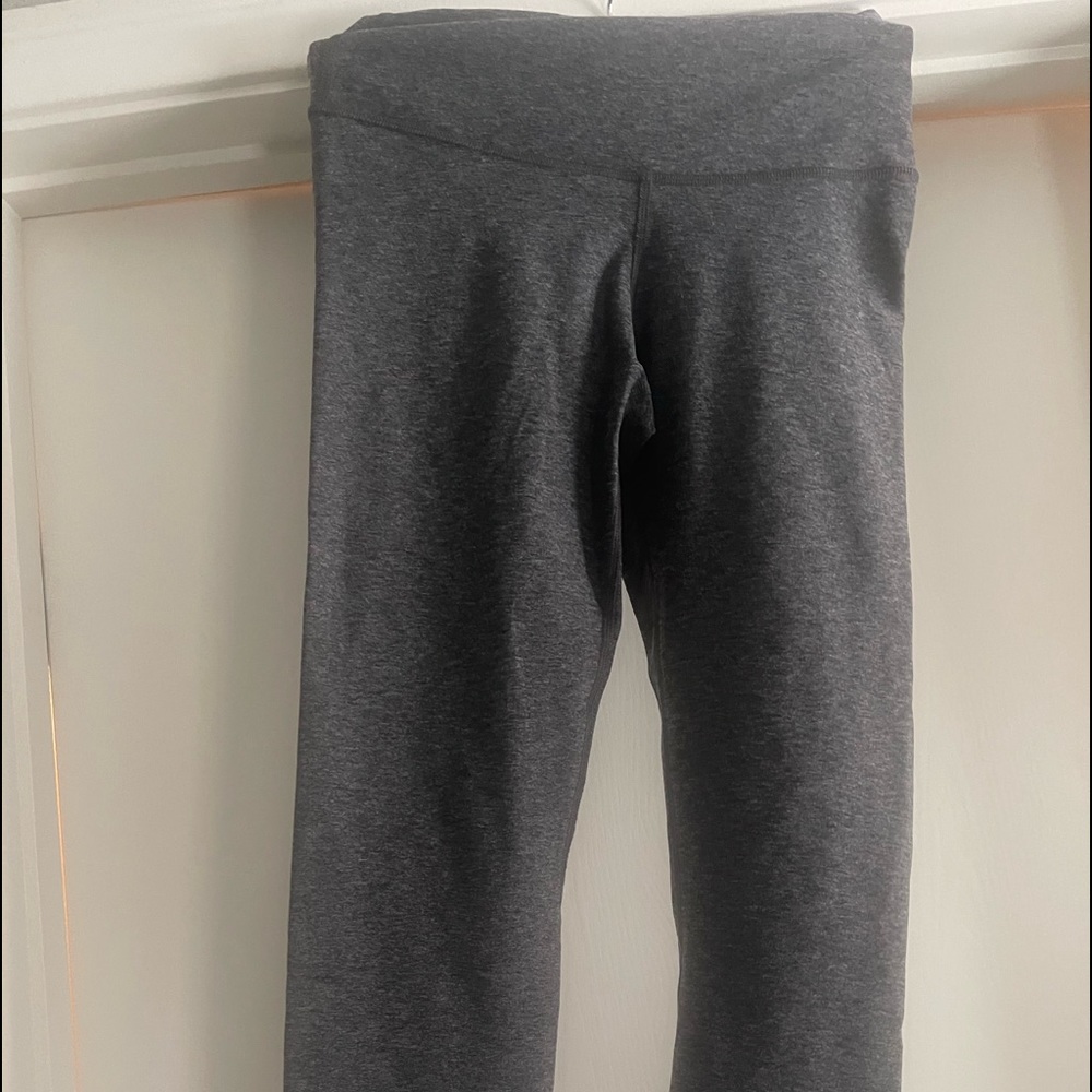 Capri grey north face legging